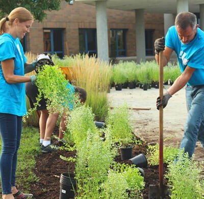 People gardening